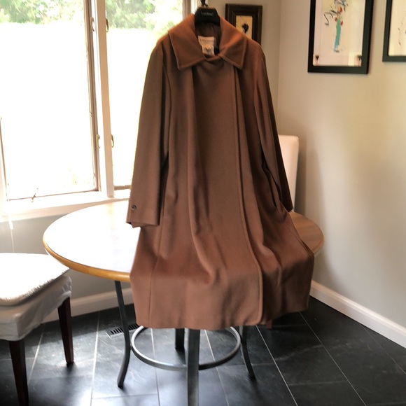 Vintage Louis Feraud coat - Picture 2 of 9